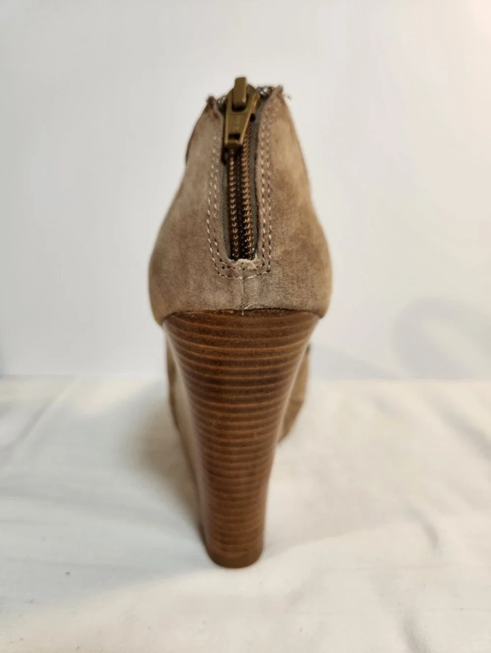 Seychelles Women's Tan Suede Peep-Toe Wedge Sandals - Picture 7 of 11